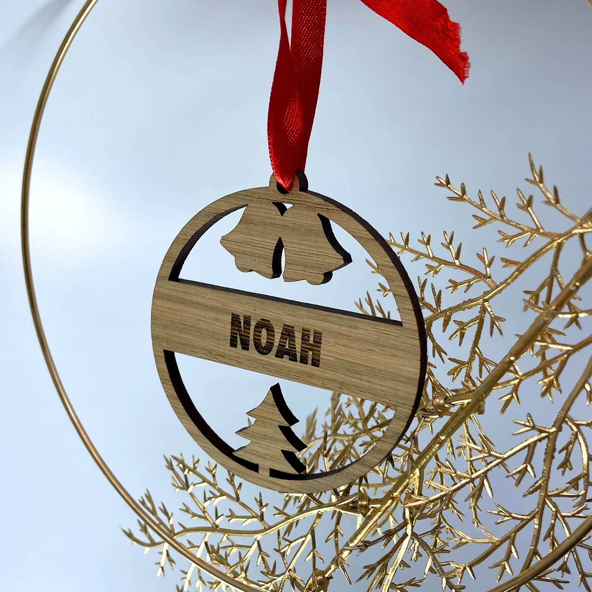 Holz-Weihnachtsdeko mit persönlicher Namensgravur
